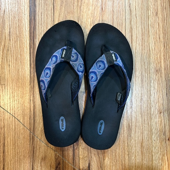 Teva flip flops - Picture 1 of 16